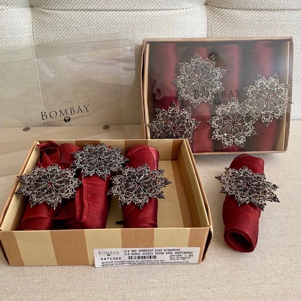 NIB, Set of 8 Bombay Napkins W/ Ring holders